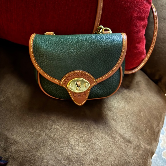 Dooney & Bourke Handbags - Dooney and Bourke Purse